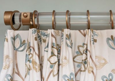 Inv-pleat+lucite+rodjpg